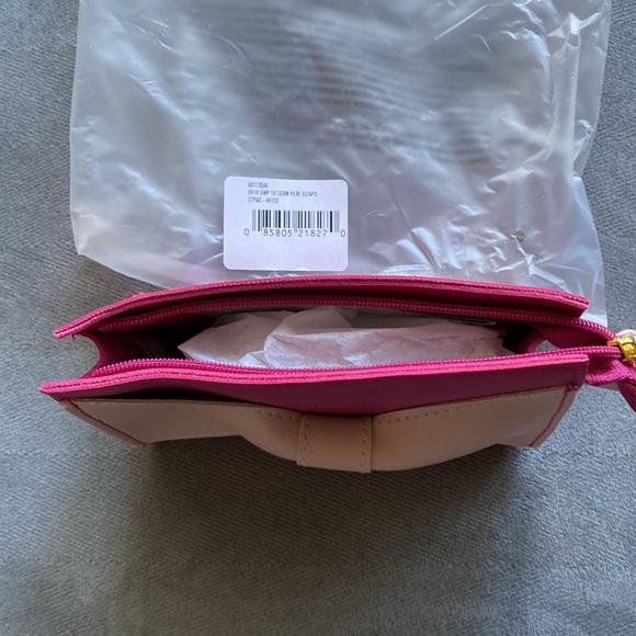 Elizabeth Arden New Cosmetic Bag - Picture 11 of 14